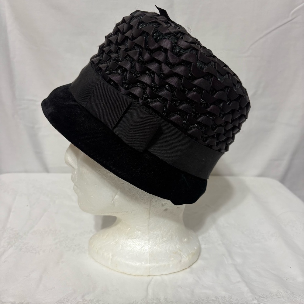 Elegent vintage black raffia and velvet pillbox hat - Picture 3 of 6